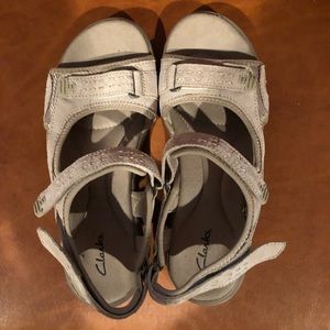Clarks Shoes | Clarks Size 9 Wide Sandals Gently Used | Poshmark